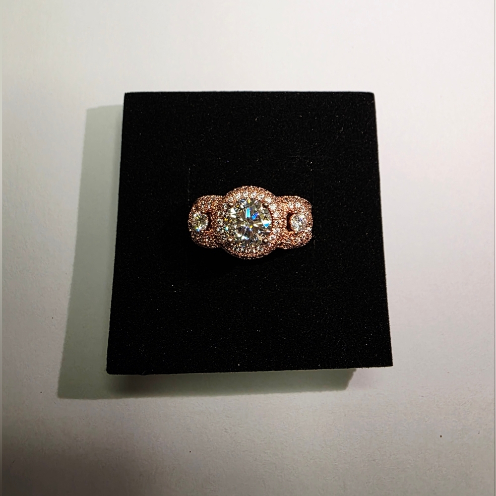 Elegant Rose Gold Women's Ring 1.2CT Size 7 Moissanite